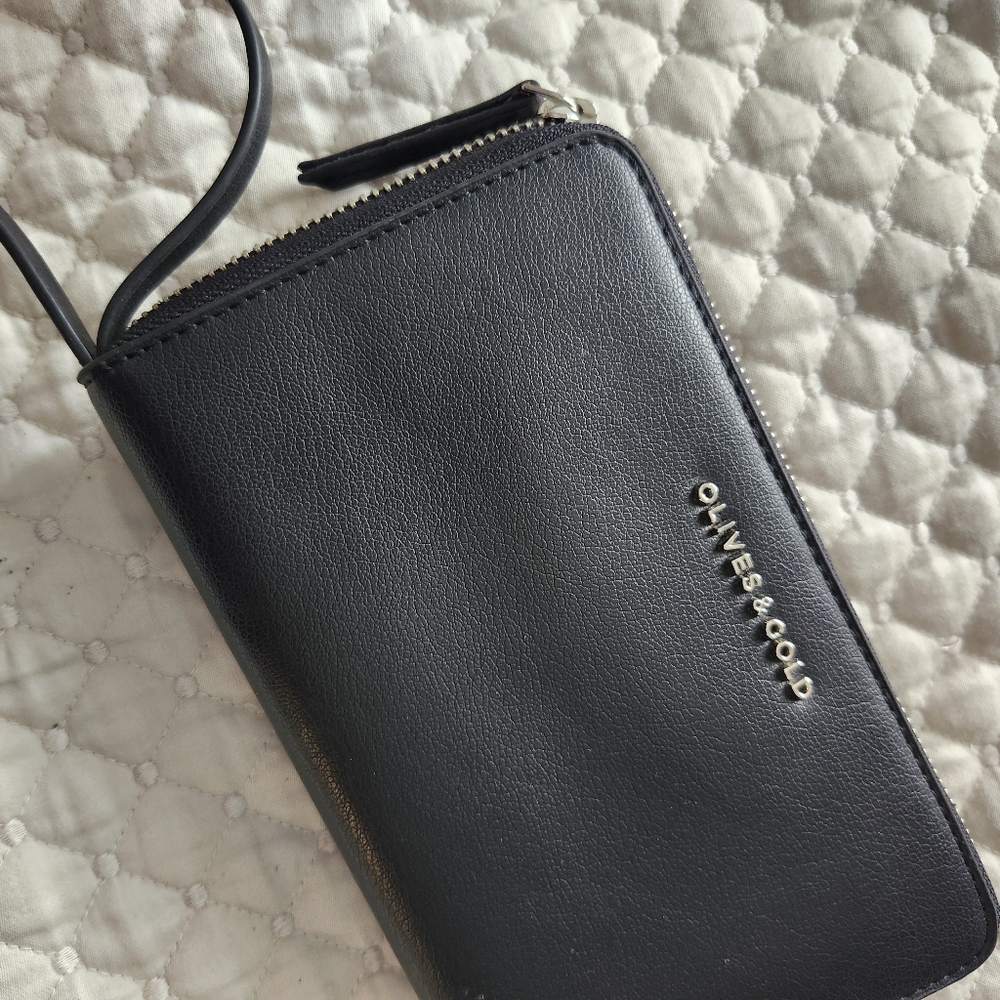 Black Clutch Wristlet